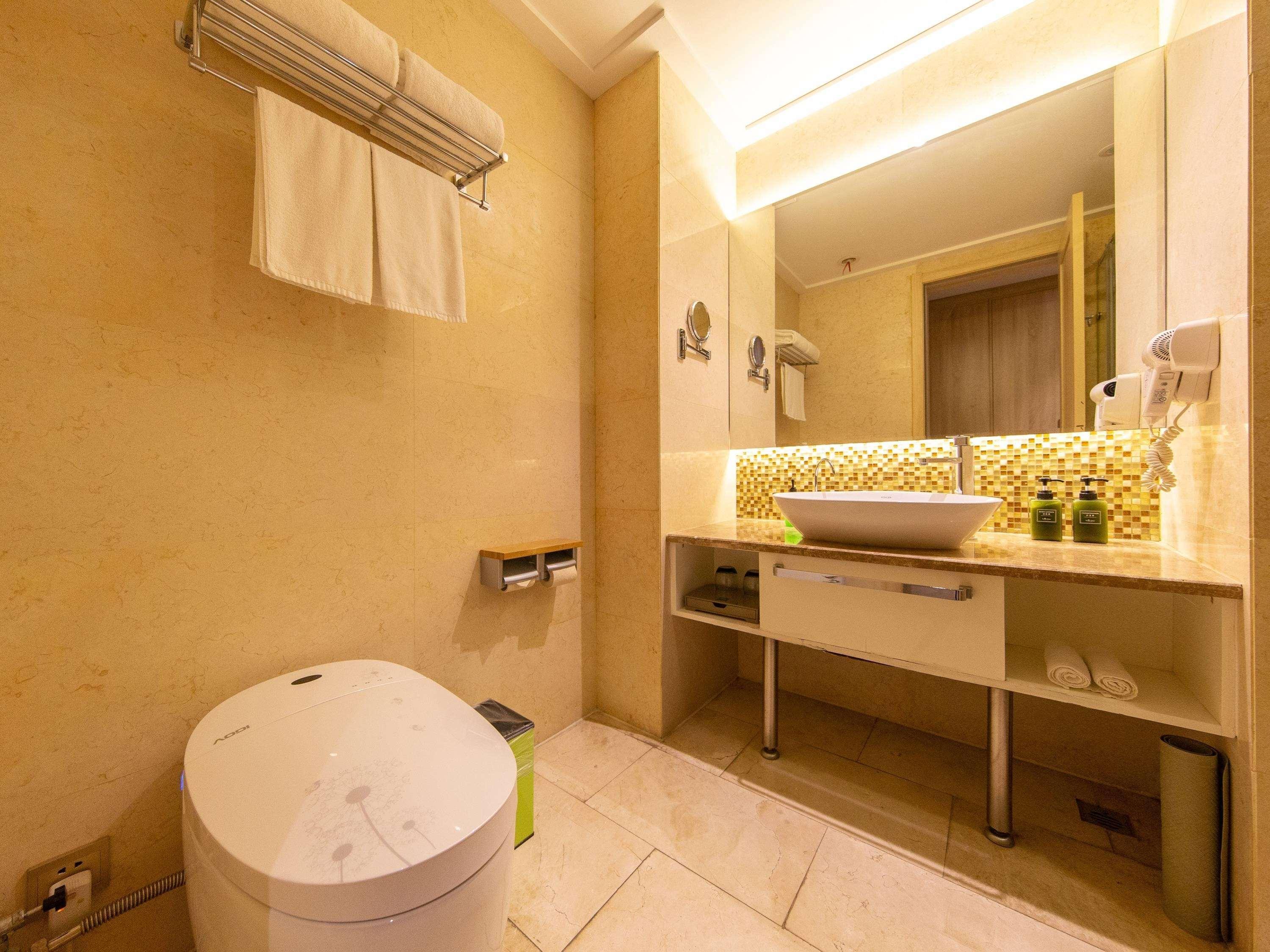 Ibis Styles Nantong Development Zone Shimao Plaza Hotell Exteriör bild