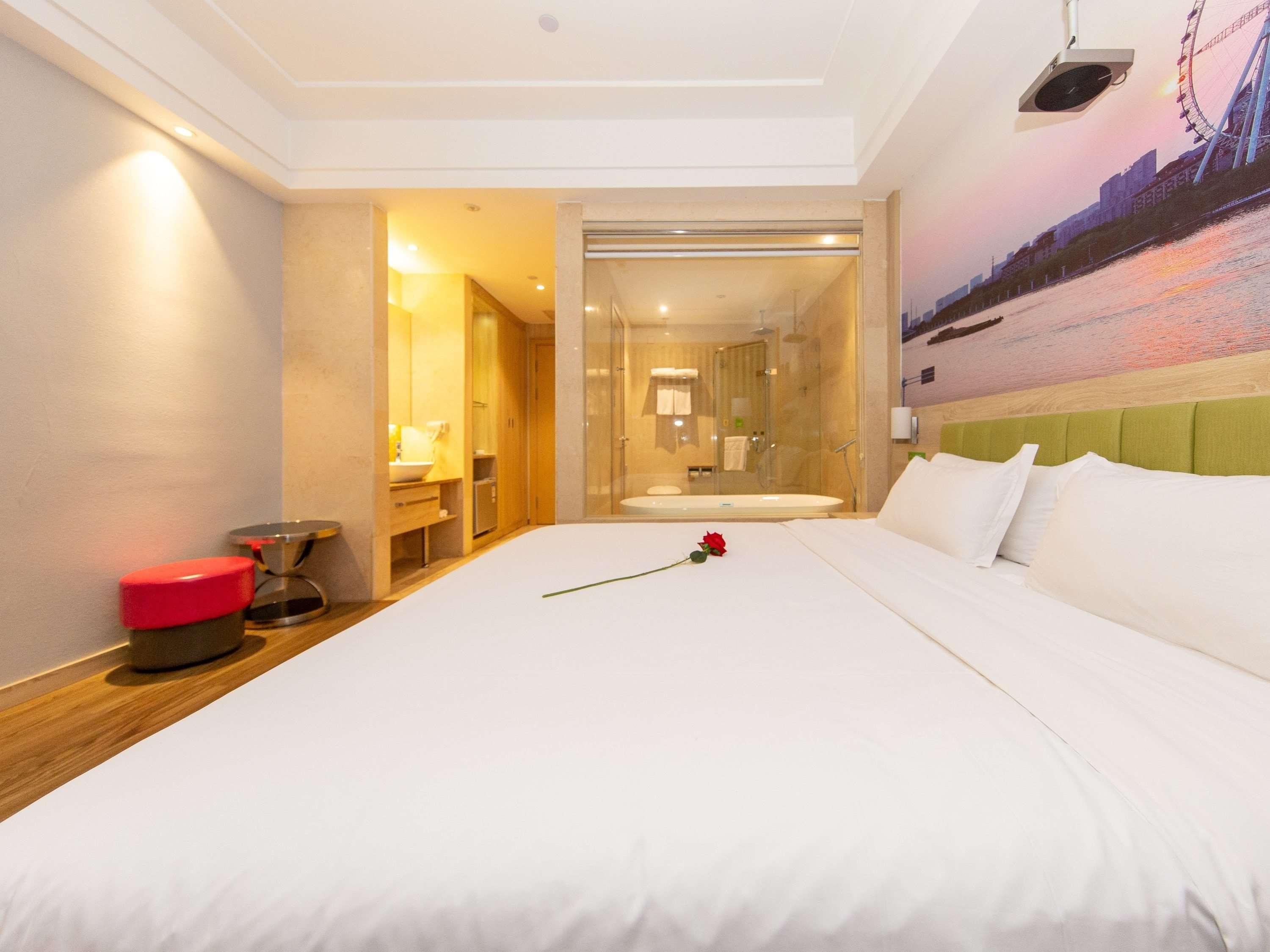 Ibis Styles Nantong Development Zone Shimao Plaza Hotell Exteriör bild