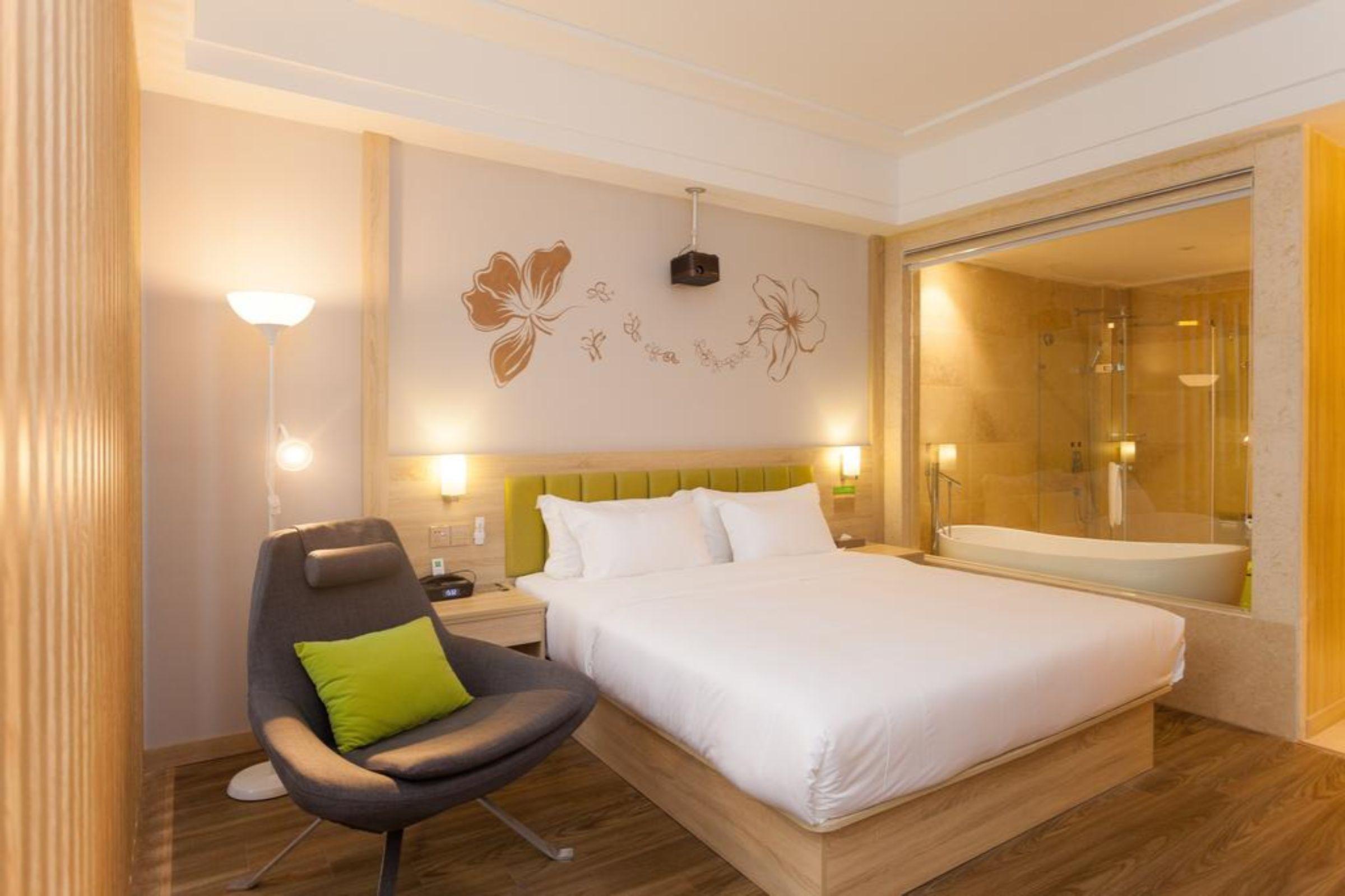 Ibis Styles Nantong Development Zone Shimao Plaza Hotell Exteriör bild