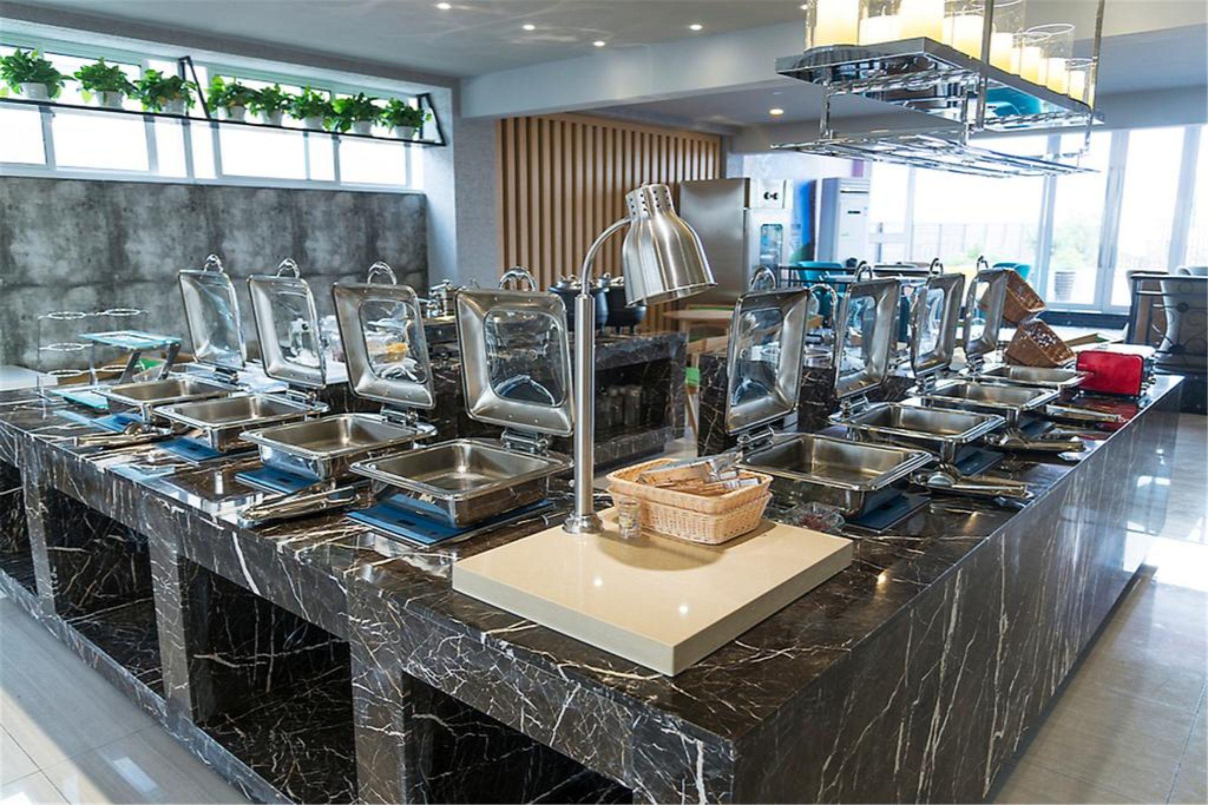 Ibis Styles Nantong Development Zone Shimao Plaza Hotell Exteriör bild