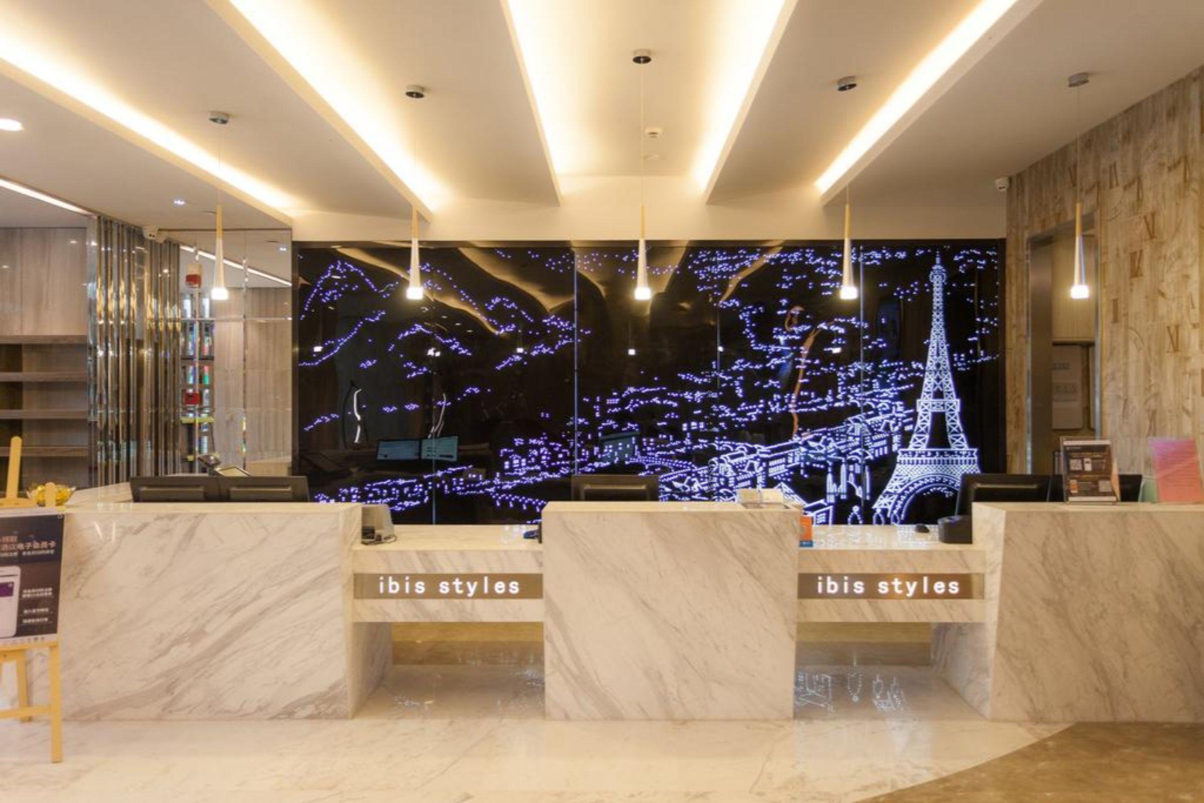 Ibis Styles Nantong Development Zone Shimao Plaza Hotell Exteriör bild
