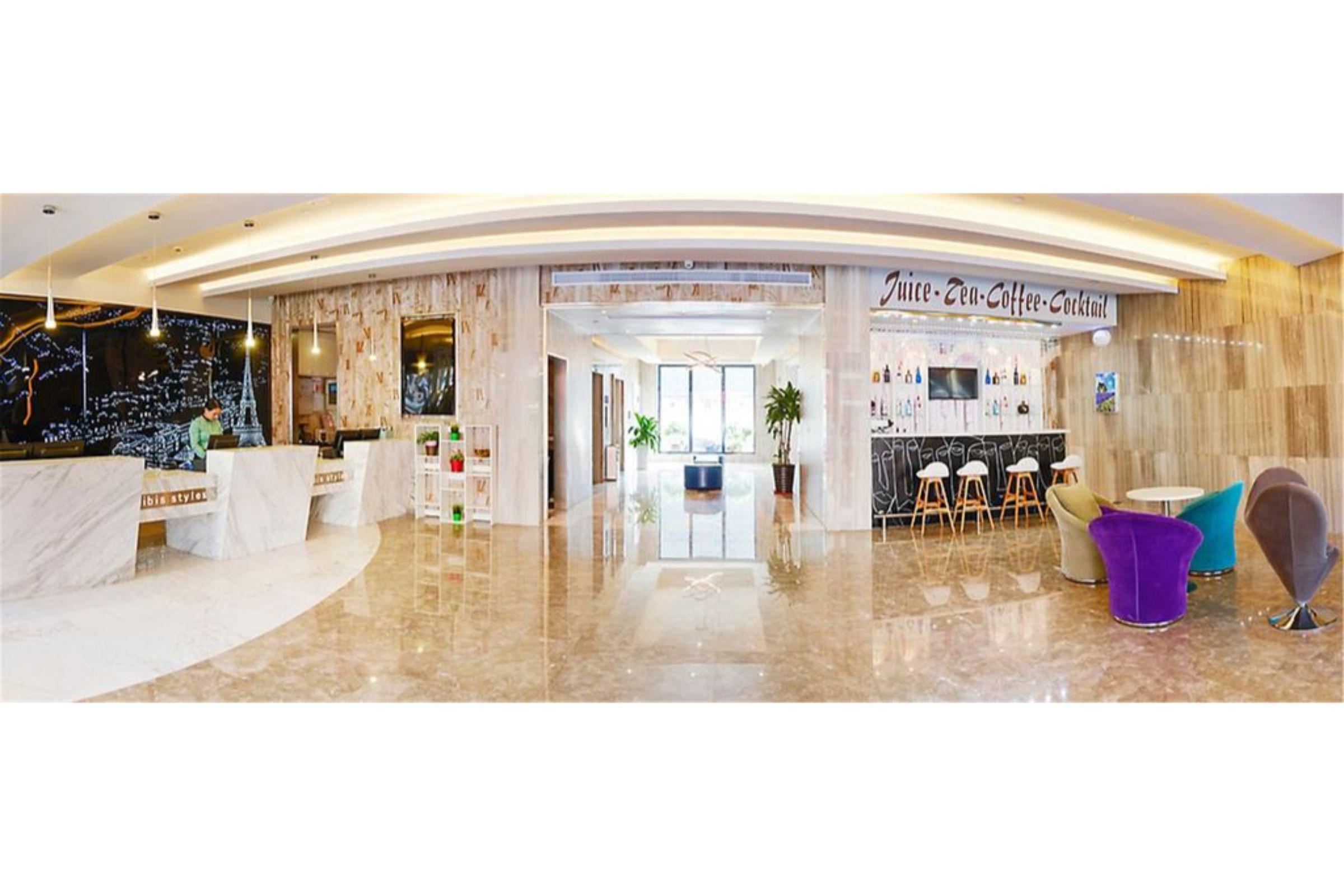 Ibis Styles Nantong Development Zone Shimao Plaza Hotell Exteriör bild