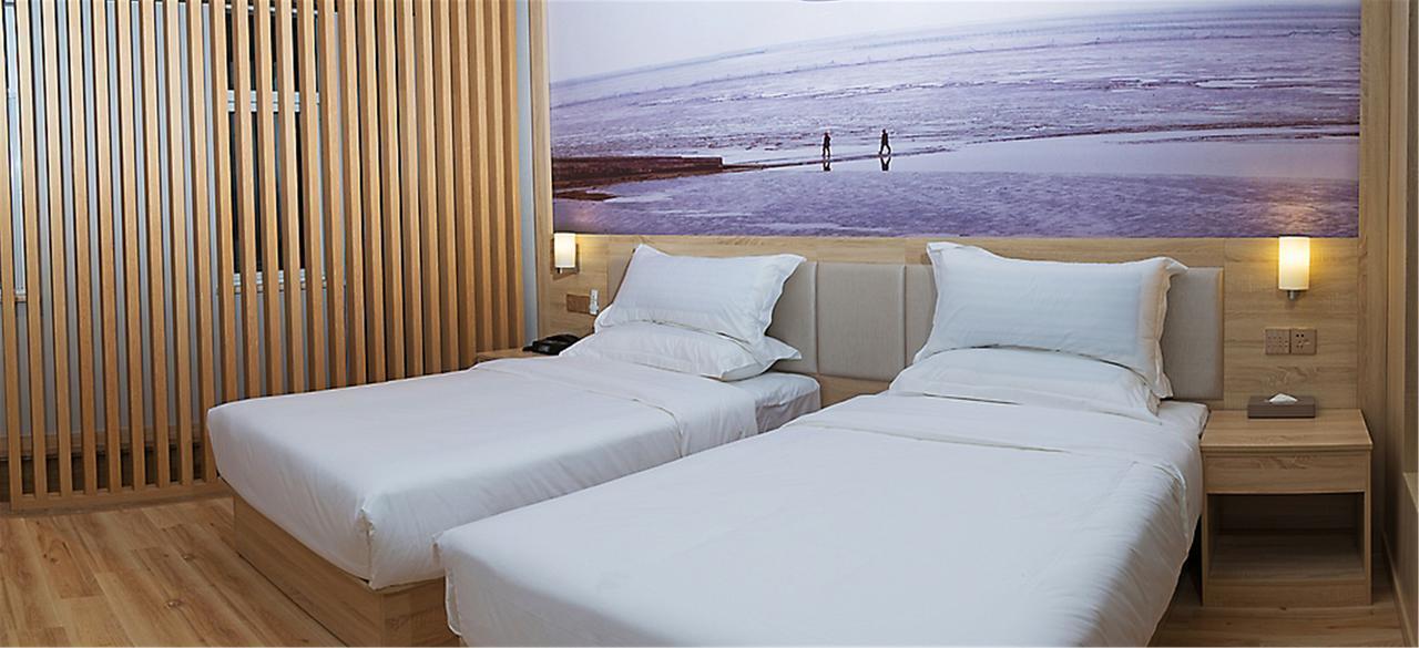 Ibis Styles Nantong Development Zone Shimao Plaza Hotell Exteriör bild