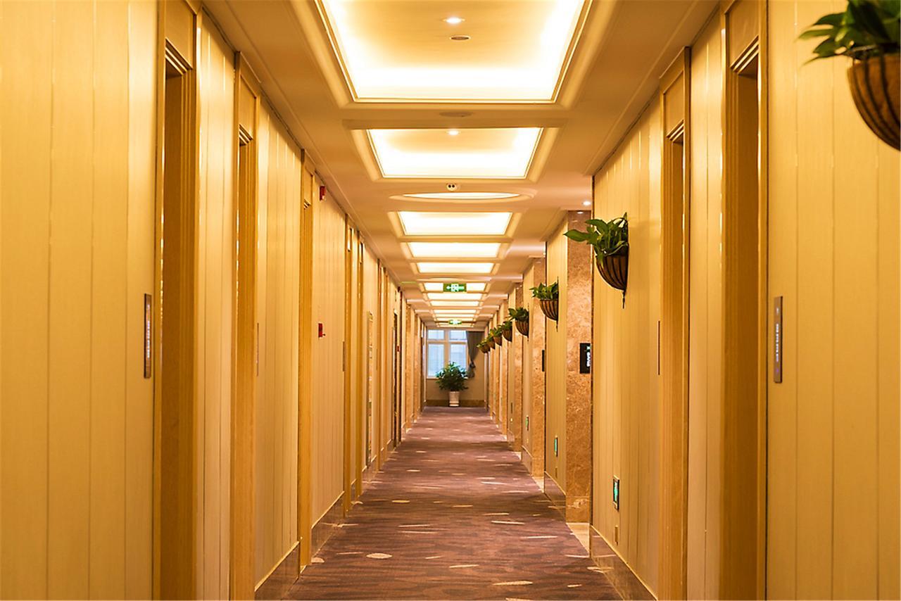 Ibis Styles Nantong Development Zone Shimao Plaza Hotell Exteriör bild