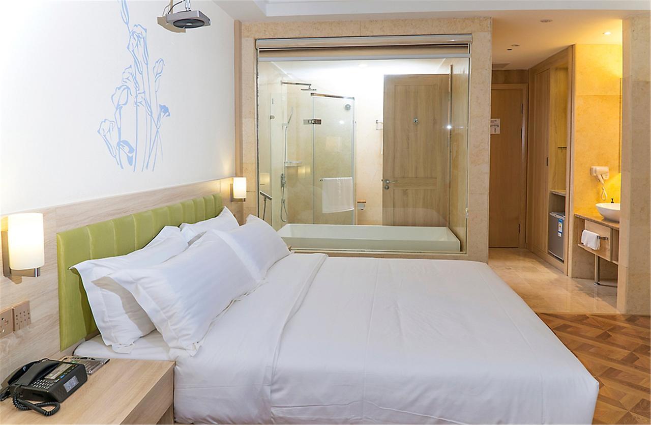 Ibis Styles Nantong Development Zone Shimao Plaza Hotell Exteriör bild