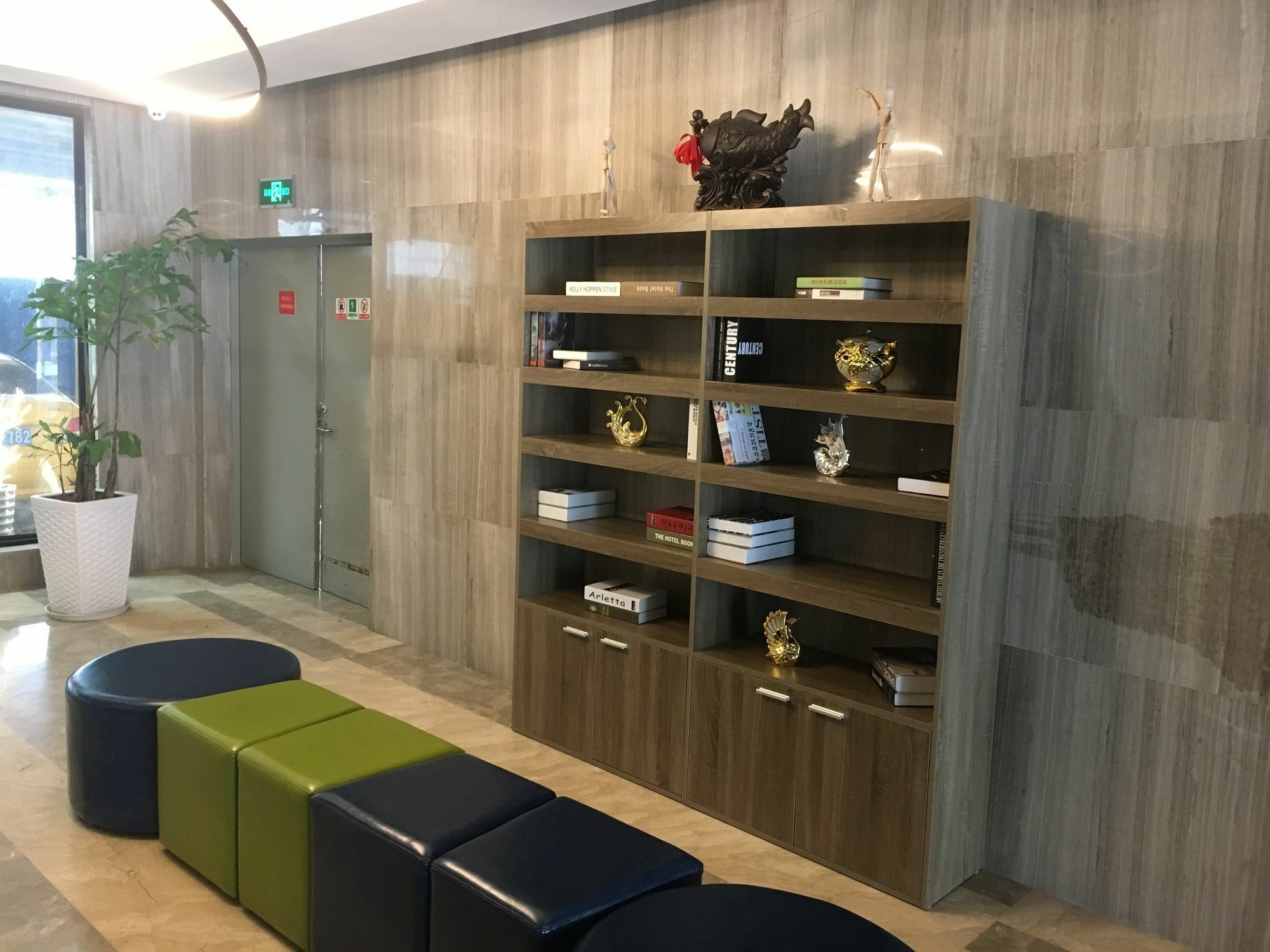 Ibis Styles Nantong Development Zone Shimao Plaza Hotell Exteriör bild